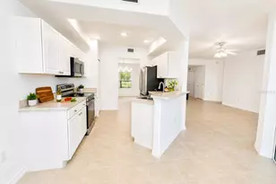 4463 Cinnamon Dr, Sarasota, FL 34238 - Photo 2