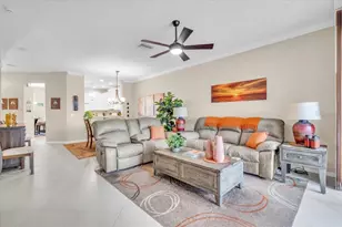 8151 Victoria Falls Cir, Sarasota, FL 34243 - Photo 10
