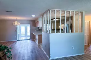 5004 Brandeis Cir N, Sarasota, FL 34243 - Photo 14