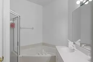 6989 Prosperity Cir, Sarasota, FL 34238 - Photo 32