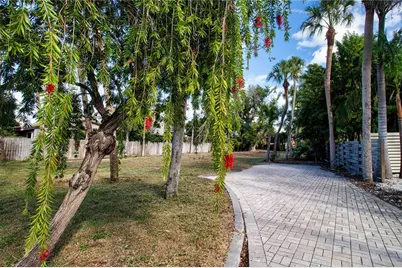 51 S Adams Drive, Sarasota, FL 34236 - Photo 1