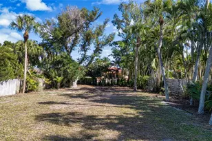 51 S Adams Dr, Sarasota, FL 34236 - Photo 10