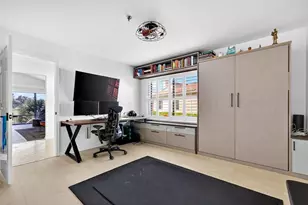 2323 Harbour Oaks Dr, Longboat Key, FL 34228 - Photo 20