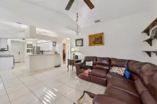 561 Viridian St, Englewood, FL 34223 - Photo 4