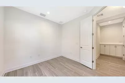 18230 Vizcaya Court, Venice, FL 34293 - Photo 16