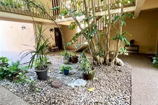 3097 Willow Green, Sarasota, FL 34235 - Photo 4