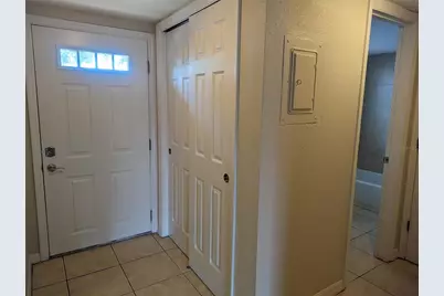 906 La Costa Circle #5, Sarasota, FL 34237 - Photo 6