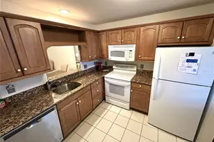 645 Woodlawn Dr, Bradenton, FL 34210 - Photo 2