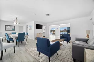 437 Hickory Rd, Venice, FL 34293 - Photo 4