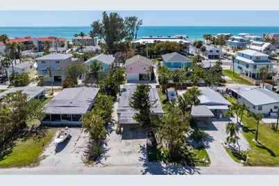 2714 Avenue C, Holmes Beach, FL 34217 - Photo 2