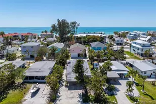 2714 Avenue C, Holmes Beach, FL 34217 - Photo 2