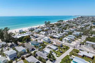 2714 Avenue C, Holmes Beach, FL 34217 - Photo 8