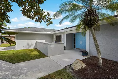 5720 Timber Lake Circle, Sarasota, FL 34243 - Photo 2