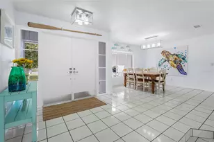 5720 Timberlake Cir, Sarasota, FL 34243 - Photo 12