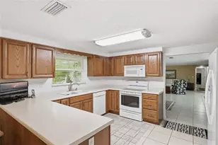 315 Bayshore Dr, Osprey, FL 34229 - Photo 12