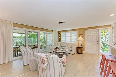 136 Crescent Dr, Anna Maria, FL 34216 - Photo 10