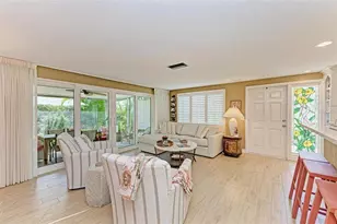 136 Crescent Dr, Anna Maria, FL 34216 - Photo 10