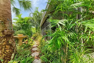 136 Crescent Dr, Anna Maria, FL 34216 - Photo 42