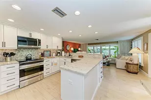 136 Crescent Dr, Anna Maria, FL 34216 - Photo 16