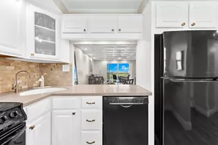 9393 Midnight Pass Rd, Sarasota, FL 34242 - Photo 8