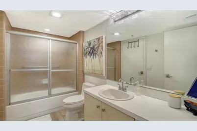 1115 Gulf Of Mexico Drive #401, Longboat Key, FL 34228 - Photo 30