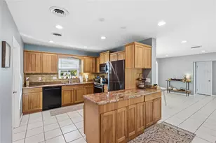 2437 Clematis St, Sarasota, FL 34239 - Photo 12