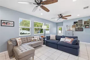 2437 Clematis St, Sarasota, FL 34239 - Photo 10