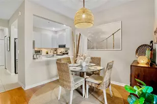 3537 Parkridge Cir, Sarasota, FL 34243 - Photo 8