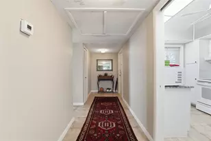 7461 W Country Club Dr N, Sarasota, FL 34243 - Photo 4