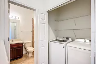 3668 Parkridge Cir, Sarasota, FL 34243 - Photo 30