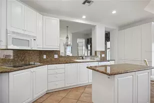 5450 Eagles Point Cir, Sarasota, FL 34231 - Photo 20