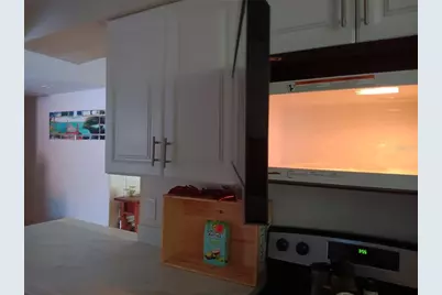 3001 Eden Mills Dr, Sarasota, FL 34237 - Photo 8