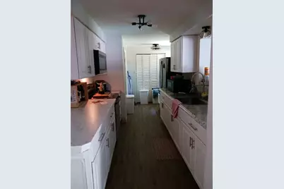 3001 Eden Mills Dr, Sarasota, FL 34237 - Photo 4