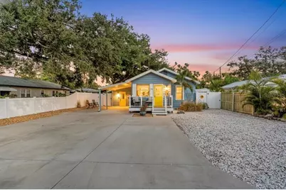 719 35th Street W, Bradenton, FL 34205 - Photo 4