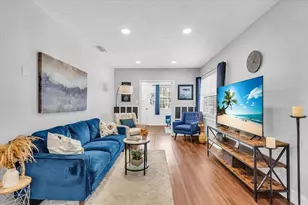 719 35th St W, Bradenton, FL 34205 - Photo 6