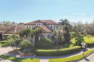 3706 80th Dr E, Sarasota, FL 34243 - Photo 2