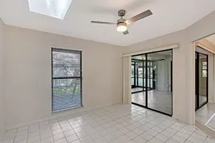 4799 Oak Forest Dr W, Sarasota, FL 34231 - Photo 18