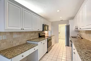 4799 Oak Forest Dr W, Sarasota, FL 34231 - Photo 16