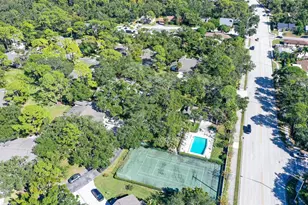 4799 Oak Forest Dr W, Sarasota, FL 34231 - Photo 32