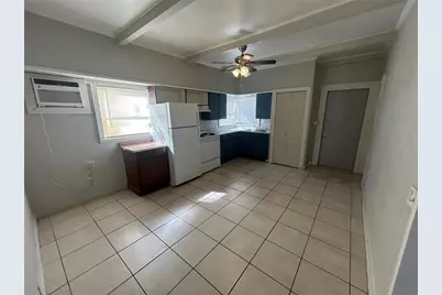 612 26th Street W #1 - 4, Bradenton, FL 34205 - Photo 2