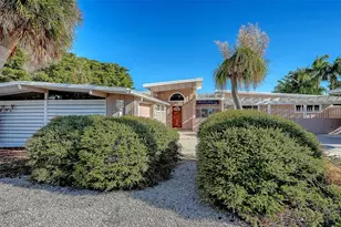 355 S Shore Dr, Sarasota, FL 34234 - Photo 2