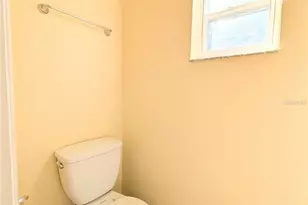 1118 15th St W, Bradenton, FL 34205 - Photo 4