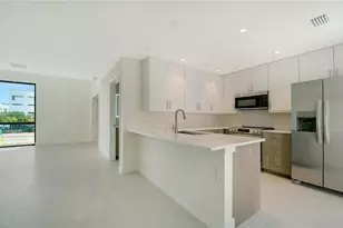 1558 4th St, Sarasota, FL 34236 - Photo 4