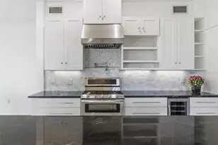 3410 S School Ave, Sarasota, FL 34239 - Photo 10