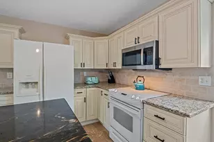 2313 Loma Linda St, Sarasota, FL 34239 - Photo 10