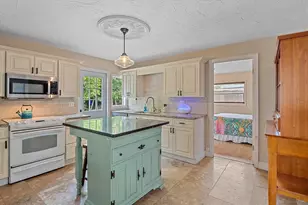 2313 Loma Linda St, Sarasota, FL 34239 - Photo 8