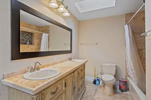 2313 Loma Linda St, Sarasota, FL 34239 - Photo 14