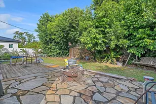 2313 Loma Linda St, Sarasota, FL 34239 - Photo 26