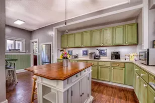 304 15th St W, Bradenton, FL 34205 - Photo 16