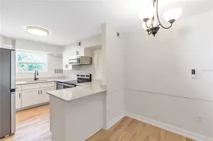 3835 Almeria Ct, Sarasota, FL 34239 - Photo 6